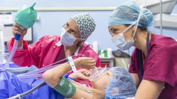 Anesthésie pédiatrique au bloc opératoire de l'Hôpital Fondation Rothschild