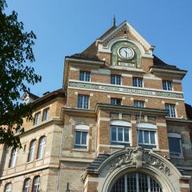 Façade Hôpital Fondation Adolphe de Rothschild